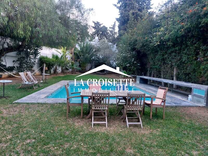 Villa S+2 avec piscine à Gammarth